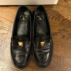 VALENTINO ROMAN STUD BRUSHED CALFSKIN LOAFER